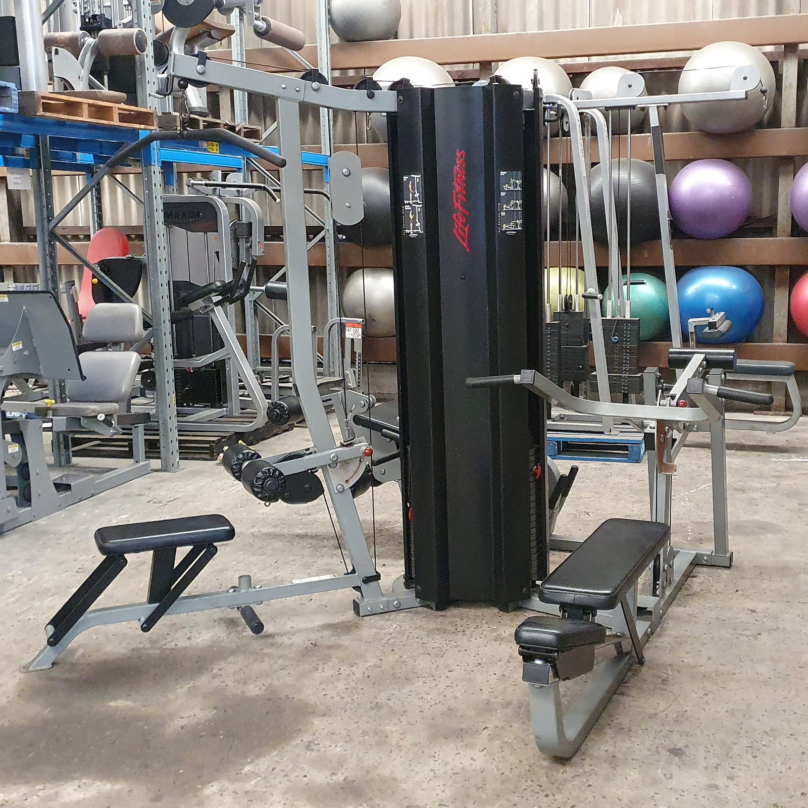 Life Fitness FIT 3 Multi-Gym