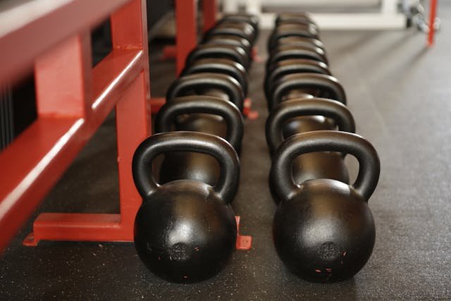 The Essential Weightlifting Equipment for Your Home Gym in the UAE